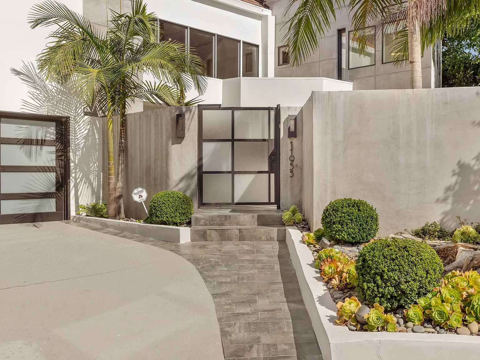 Pinnacle Pl, Beverly Hills — Photo 4