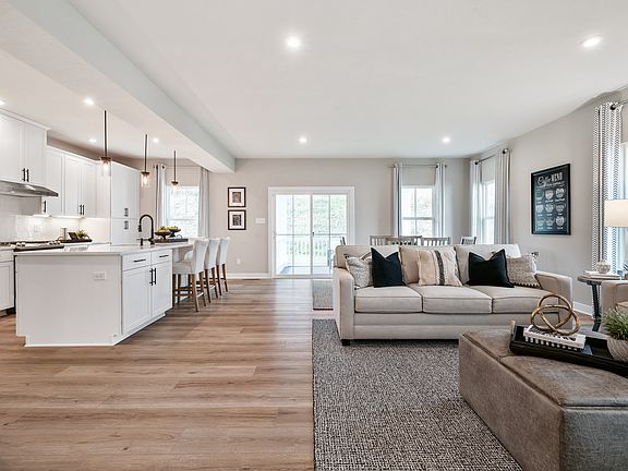 Hudson w Finished Basement