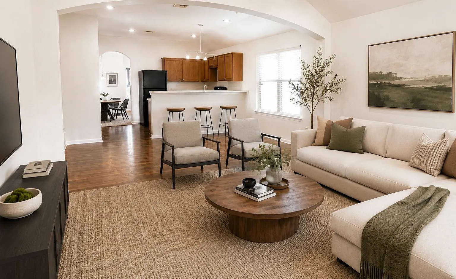 3 bed, 2.0 bath, 1560 sqft, $1,950 — Photo 1