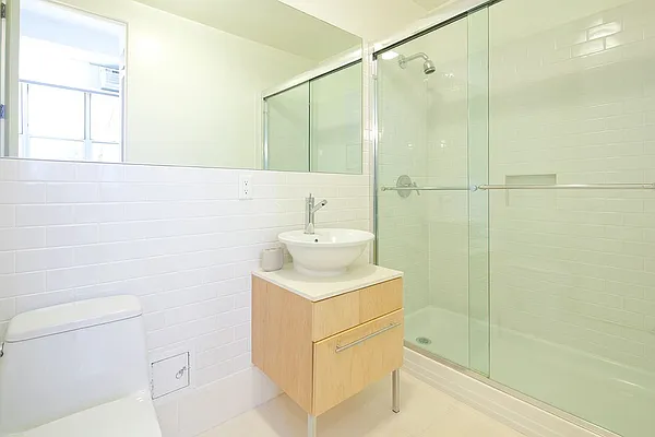 Sold by aptsandlofts.com | media 16