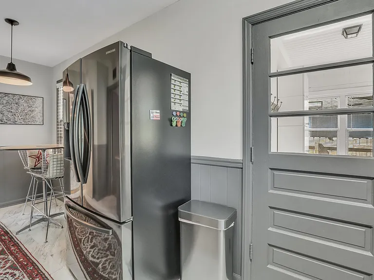 1810 E 32nd St — Photo 14
