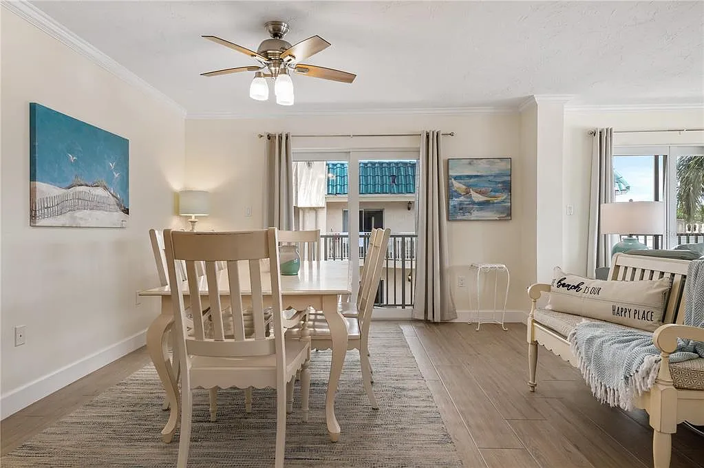 2 bed, 2.0 bath, 1270 sqft, $10,500 — Photo 4