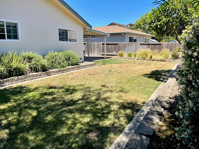 619 Lorren Way — Photo 11