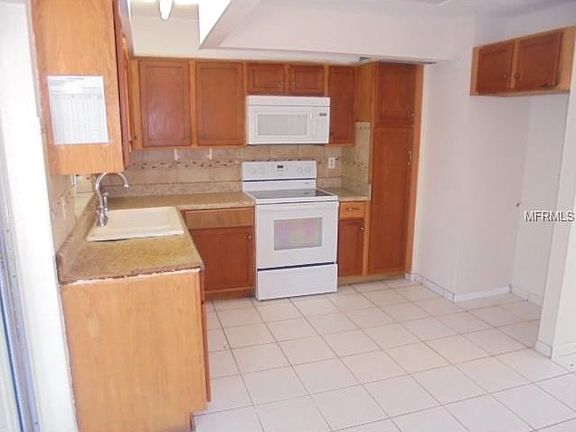 5th image of 178 Mante Dr
