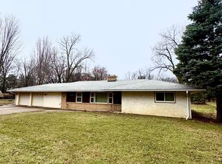 7560 Groveland Rd, Mounds View, MN 55112