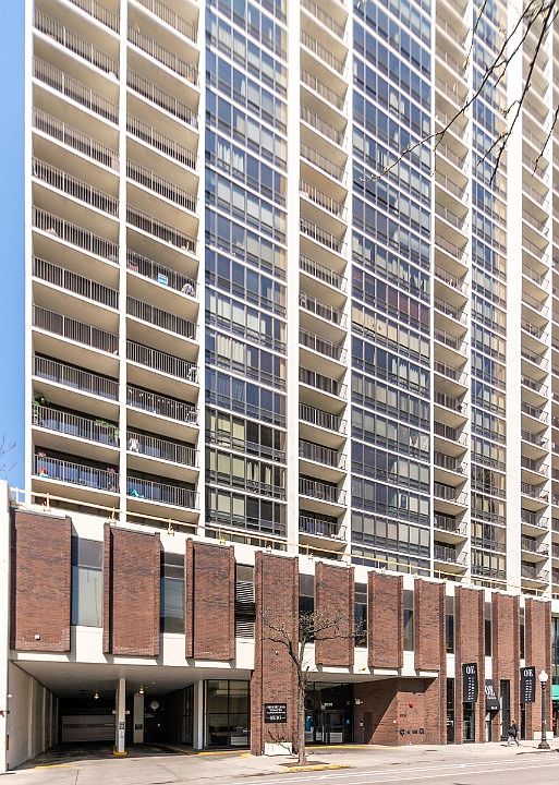 1st image of 1636 N Wells St APT 2112