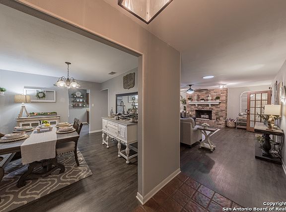 4th image of 2624 Oak Hvn
