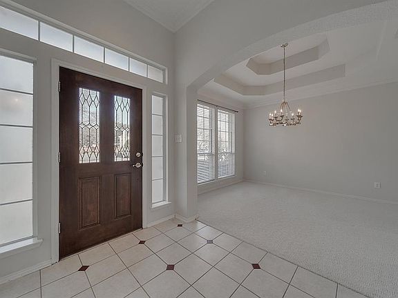 5th image of 2201 Beechwood Ln