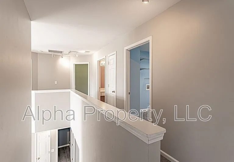 504 Collingsworth Ln — Photo 13