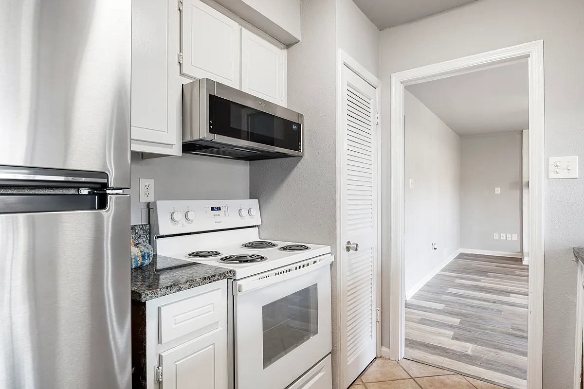 Building Photo - 208 Wilshire Dr #208A