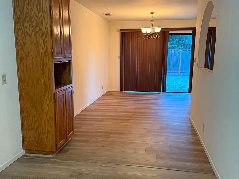 325 E Lancaster Dr — Photo 12