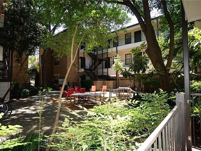 203 E 31st St #103 — Photo 30