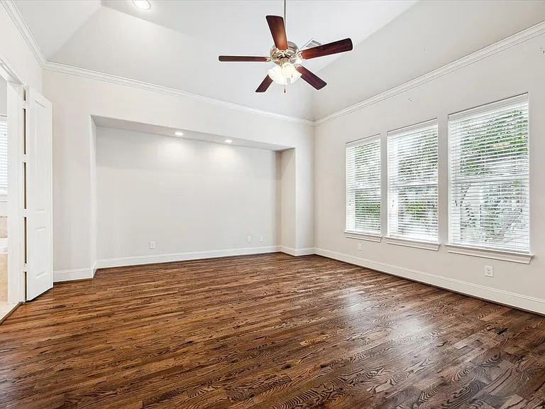 1407 Knox St — Photo 13