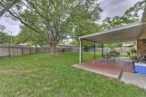 2nd image of 9808 Oak Hollow Dr
