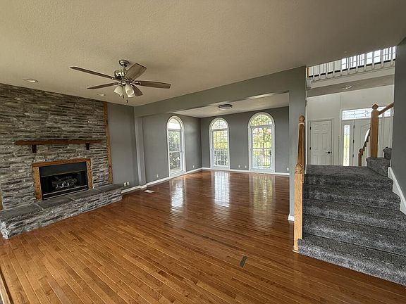 5th image of 32245 Lone Pine Way