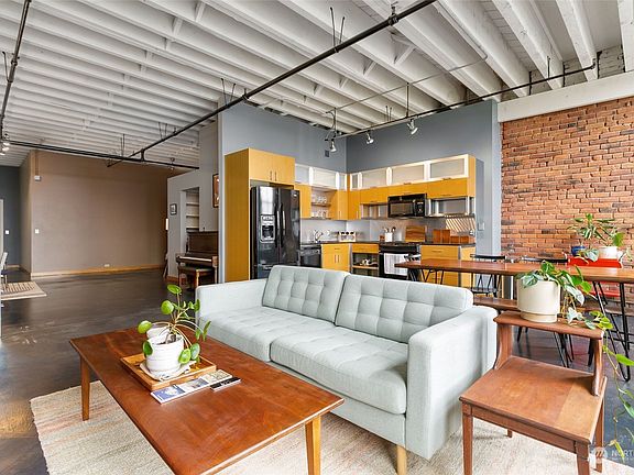 5th image of 1120 Cliff Avenue #206