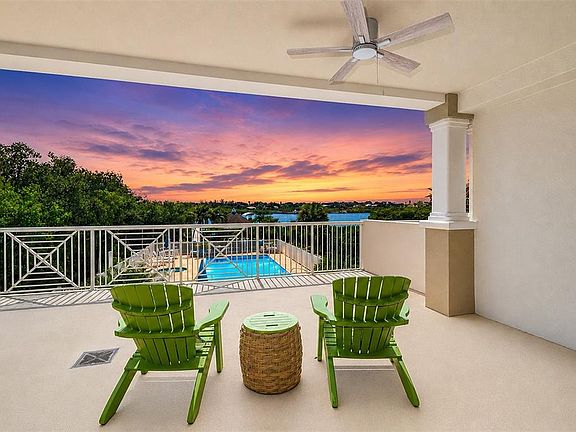 3rd image of 19519 GULF BOULEVARD #202