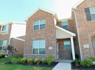 2216 Greystone Dr, Denton, TX 76207