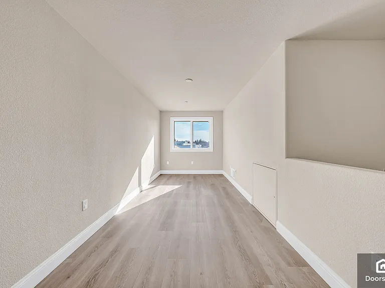 1164 McKay Dr — Photo 32