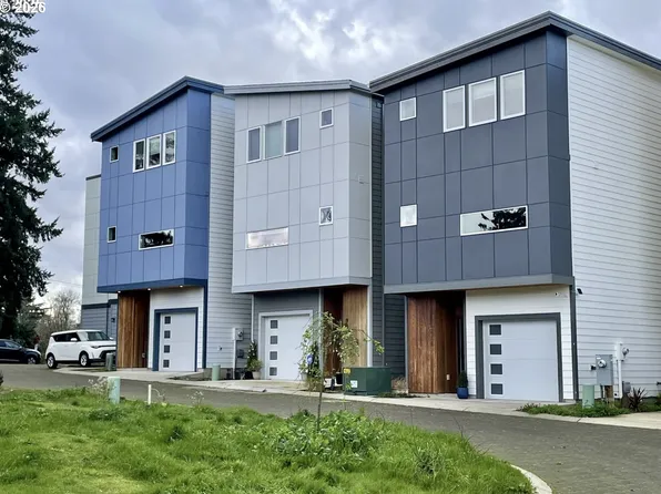 9023 NE Hoyt St, Portland, OR 97220