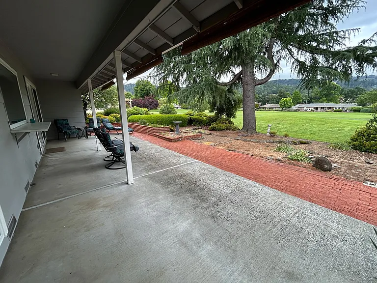 7588 Oak Leaf Dr — Photo 16