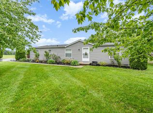305 Meadow View Ln, Wilmington, OH 45177