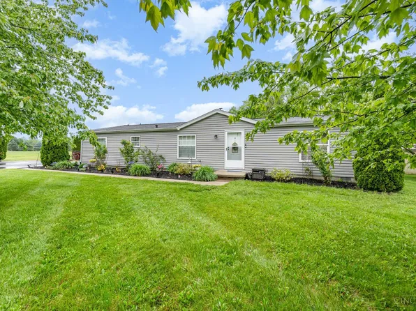 305 Meadow View Ln, Wilmington, OH 45177