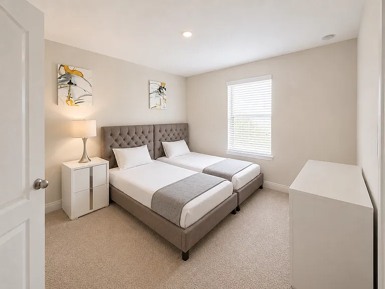 160 Angelas Ave — Photo 10