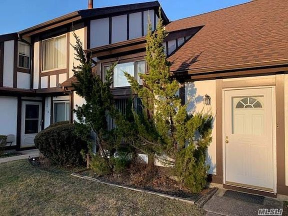 2nd image of 119 Fieldstone Ct