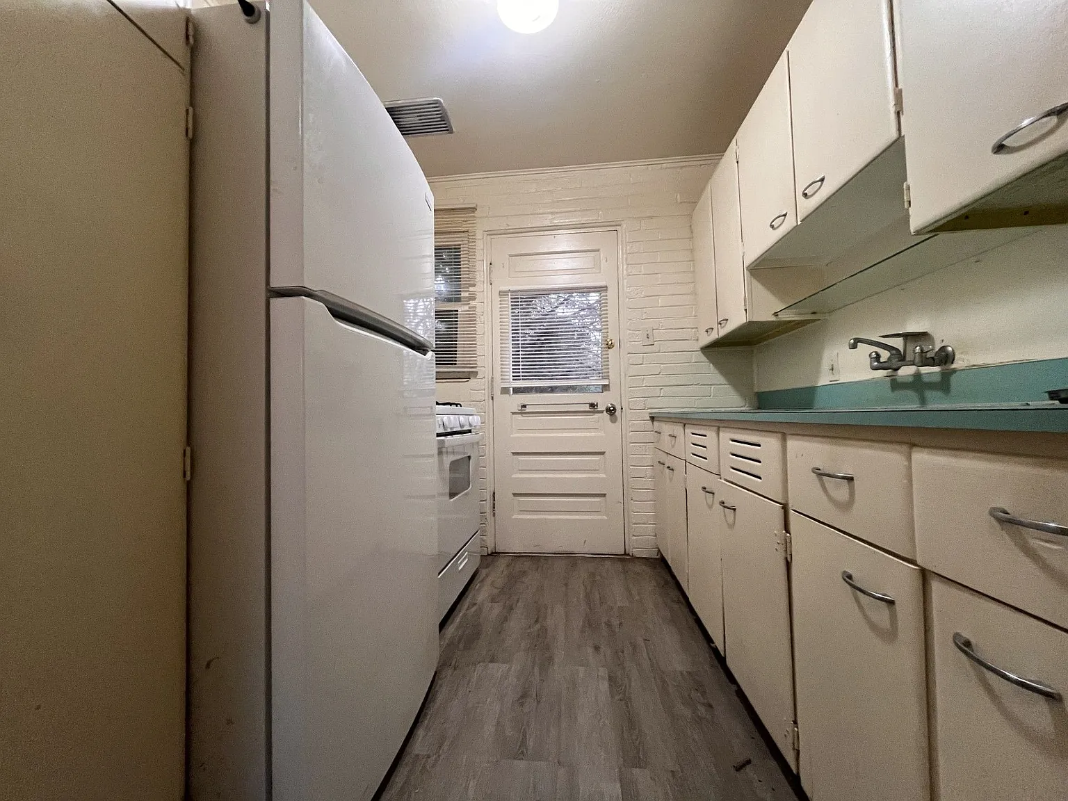Charming Nob Hill 1BD and 2BD Available — Photo 4