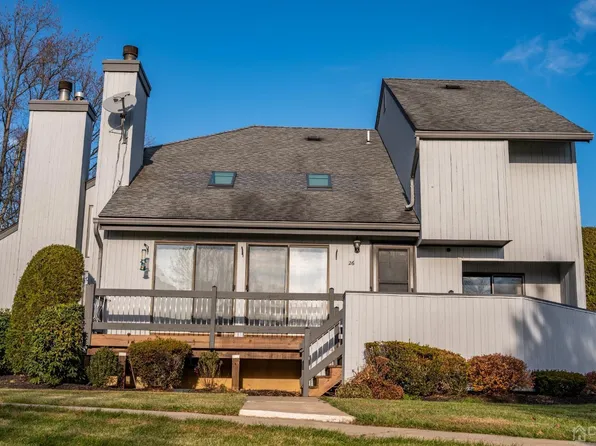 26 Azalea Ct, Monmouth Junction, NJ 08852