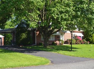 18 Douglas St, Boyertown, PA 19512