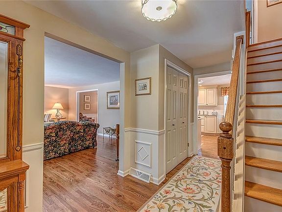 4th image of 4579 Meadowridge Dr