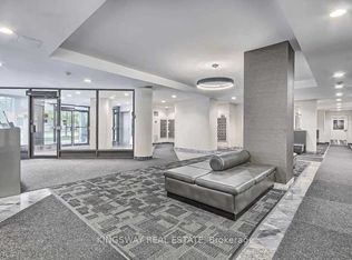 350 Webb Dr #1612, Mississauga, ON L5B 3W4