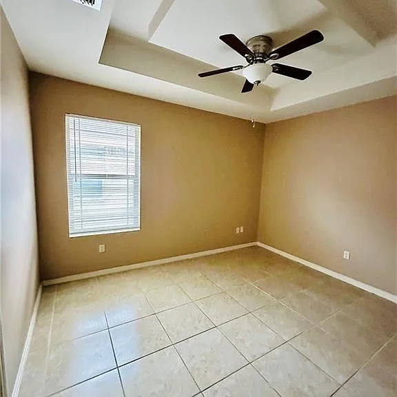 4722 N Dogwood St #4 — Photo 11