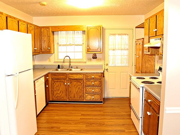 2nd image of 25 Pleasant Place Way