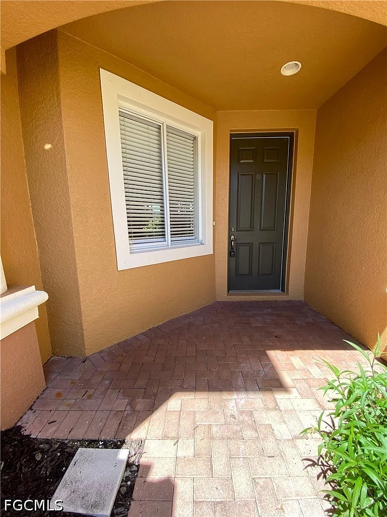3 bed, 2.5 bath, 1744 sqft, $1,750 — Photo 3