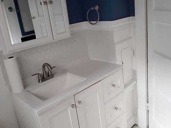 4th image of 70 Livingston St #1