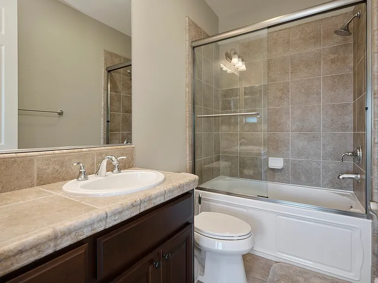 3272 Ashbourne Cir — Photo 24