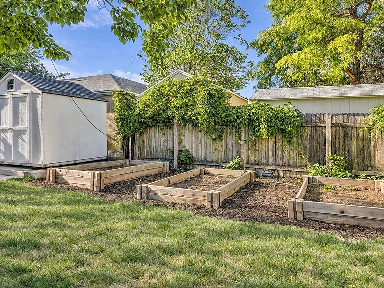 724 E Browning Ave — Photo 20