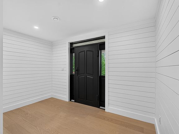 4th image of 1685 Kingston Rd