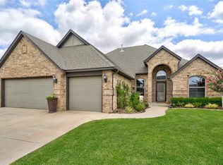 9112 NW 84th St, Yukon, OK 73099