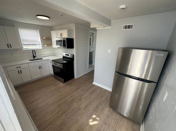 125 Samoset Ave APT 2