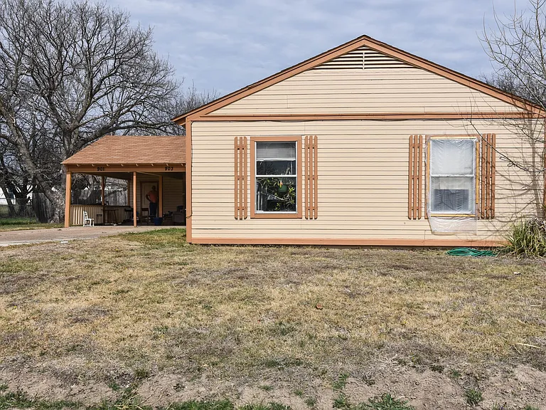 901 Kern Rd #903 — Photo 3