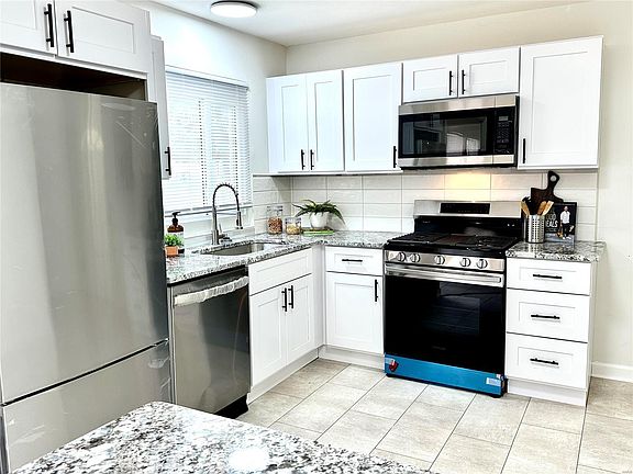 3rd image of 11187 Mammoth Dr