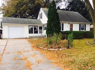 1230 Wiley Blvd NW, Cedar Rapids, IA 52405