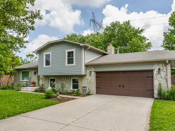 8015 Ridgegate East Dr, Indianapolis, IN 46268