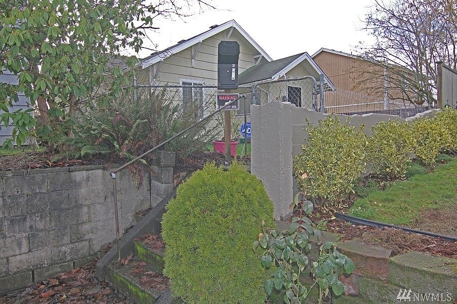 1st image of 1120 S 58th St