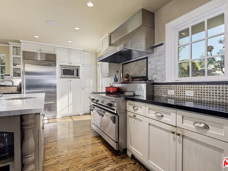 2855 Club Dr — Photo 17