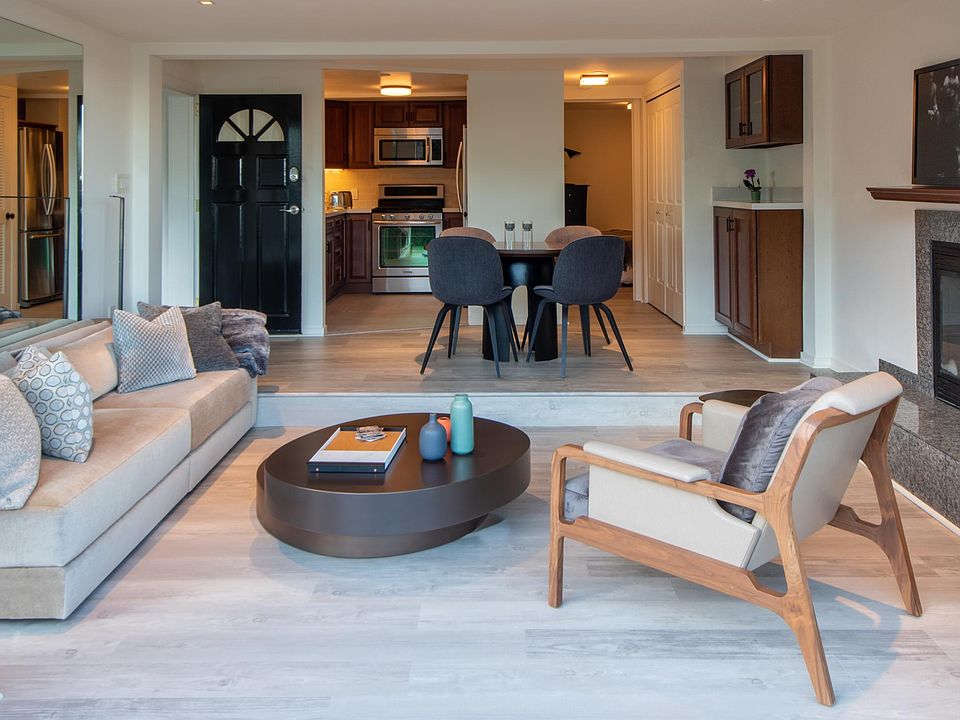 Dine in modern comfort
